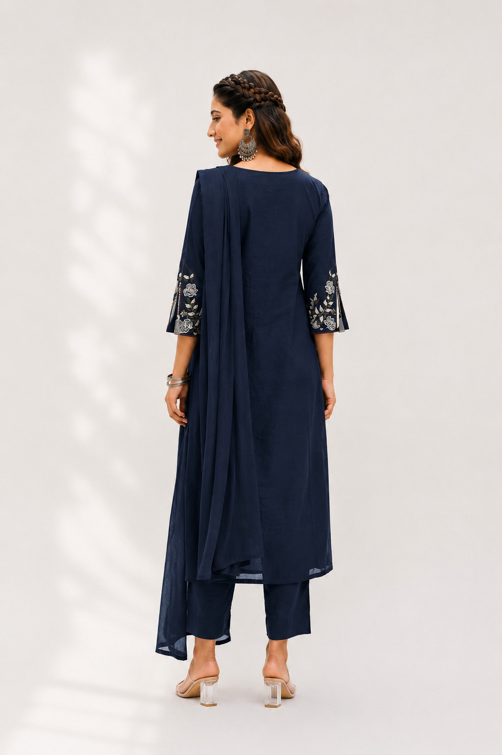 Image of KOMELY Women Kurta Pant Dupatta Set