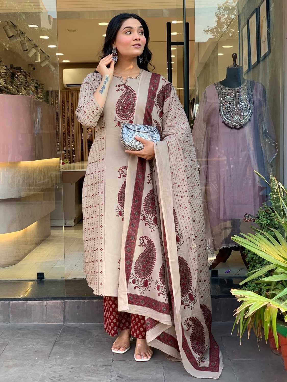 Image of Zaraa Women Kurta Pant Dupatta Set
