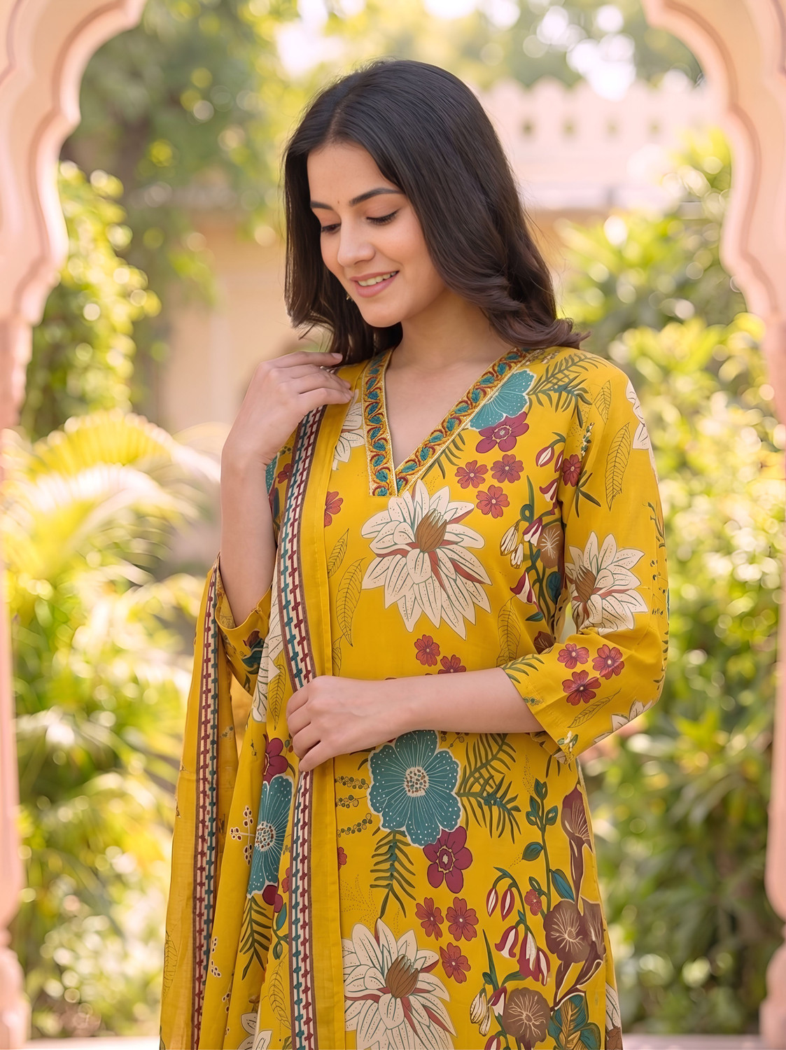 Image of Kiana House Of Fashion Women Kurta Pant Dupatta Set