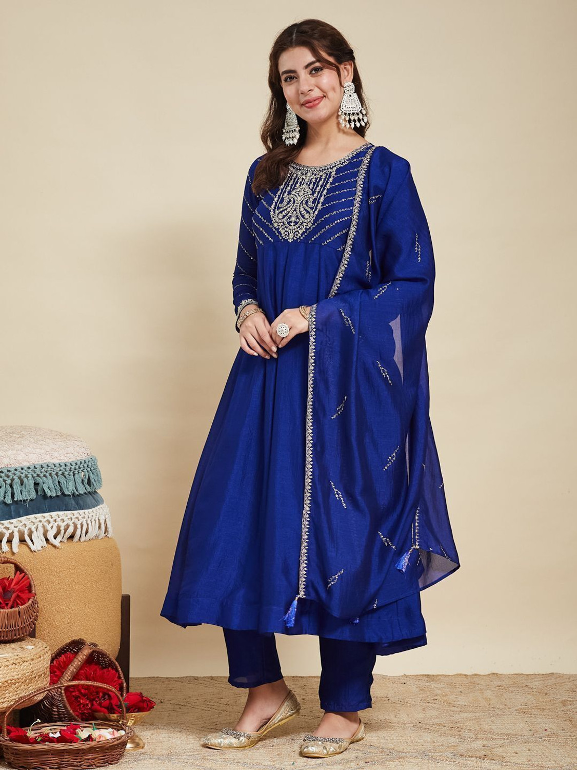 Image of MOKOSH Women Kurta Pant Dupatta Set