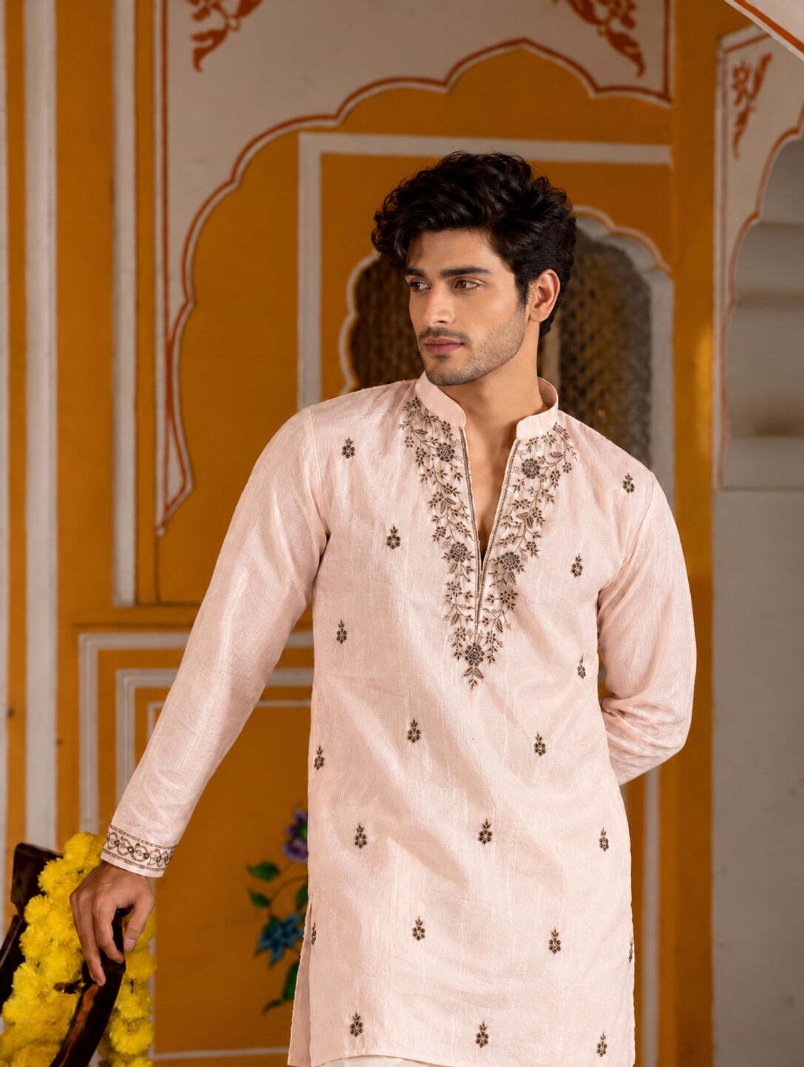 Image of House of Pataudi Men Cotton Blend Kurta Pyjama Set