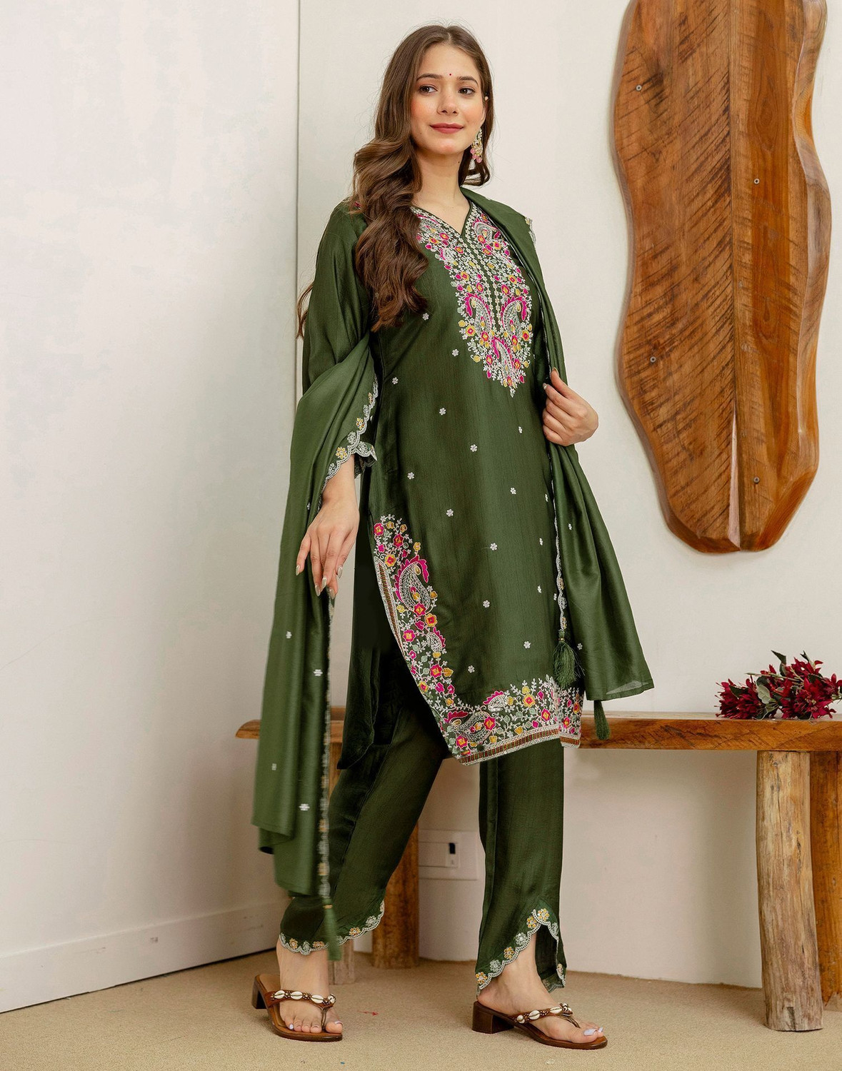 Image of Skylee Women Kurta Pant Dupatta Set