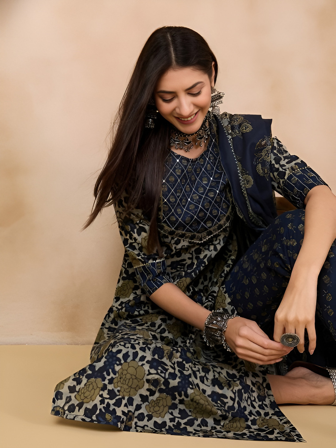 Image of Azreen Women Kurta Pant Dupatta Set