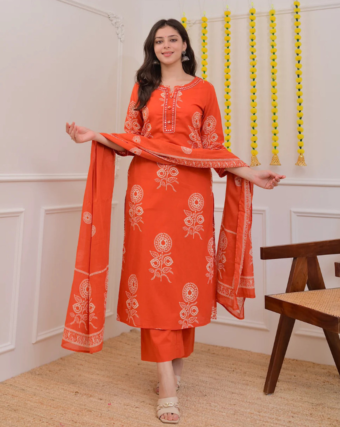 Image of DEE20 Women Kurta Pant Dupatta Set