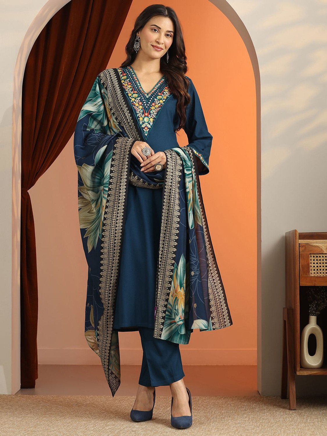 Image of LIBAS Women Kurta Pant Dupatta Set