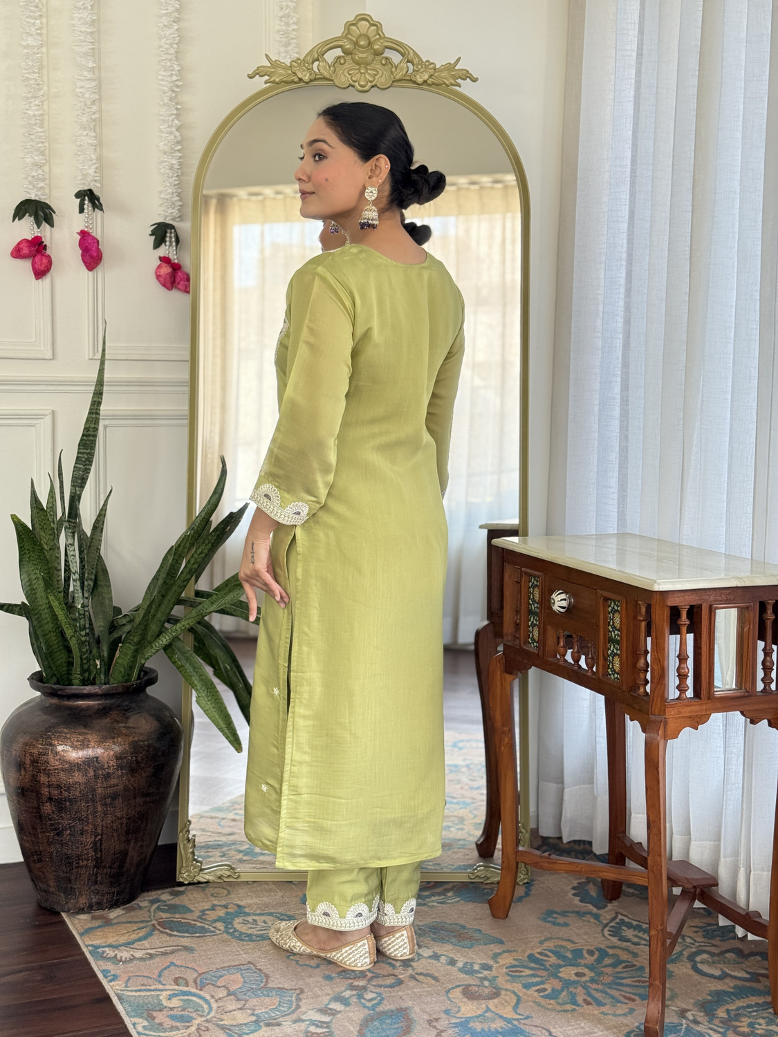 Image of PILUDI HOUSE Women Kurti Pant Attached Dupatta Set