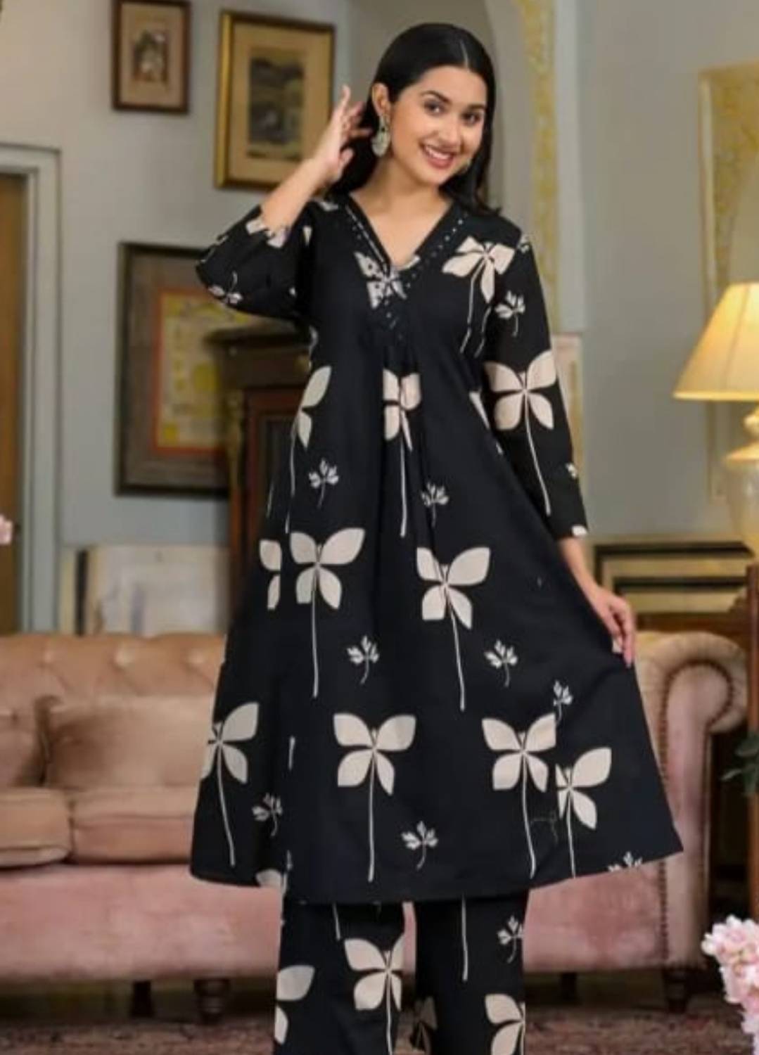 ANAYA & SHANAYA GARMENTS Women Kurti Pant Dupatta Set