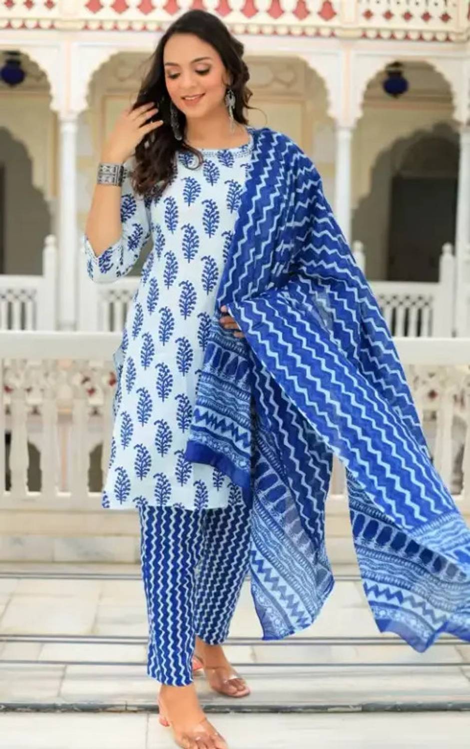 MON Women Kurta Pant Dupatta Set