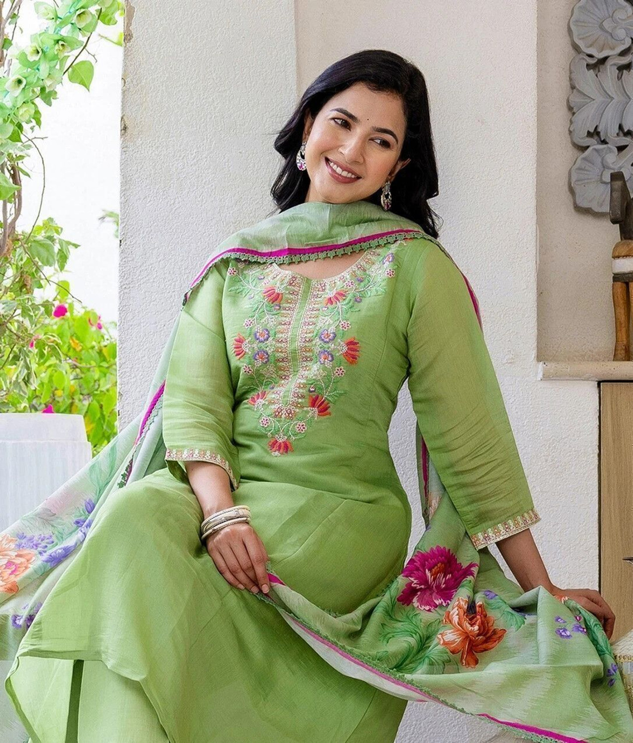 Image of Skylee Women Kurta Pant Dupatta Set