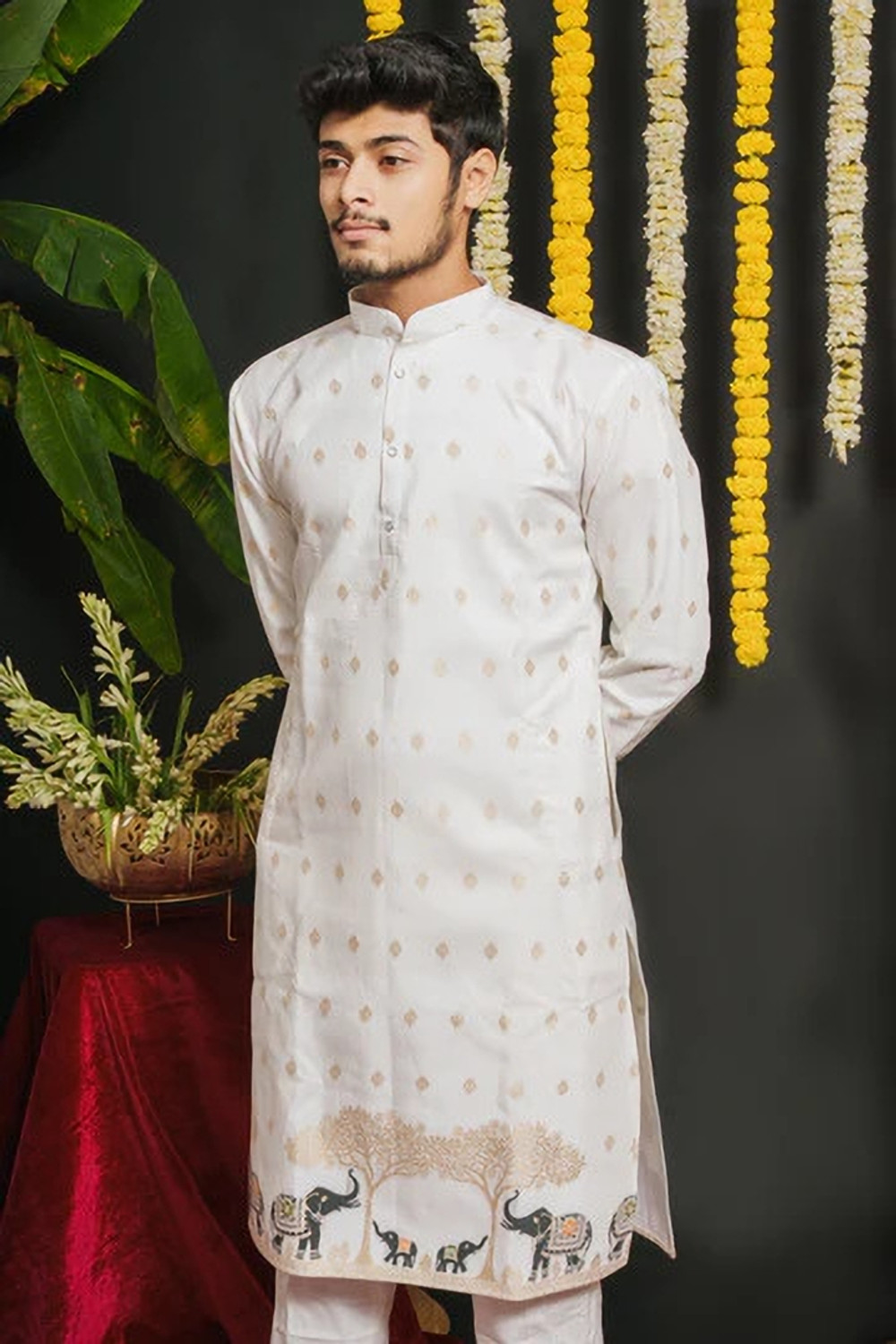 Image of SHRIIMANT Men Kurta Set