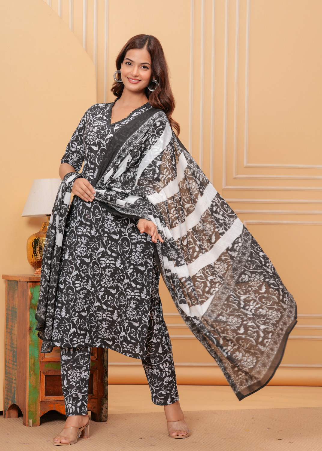 Image of Lamba Creations Women Kurti Pant Dupatta Set