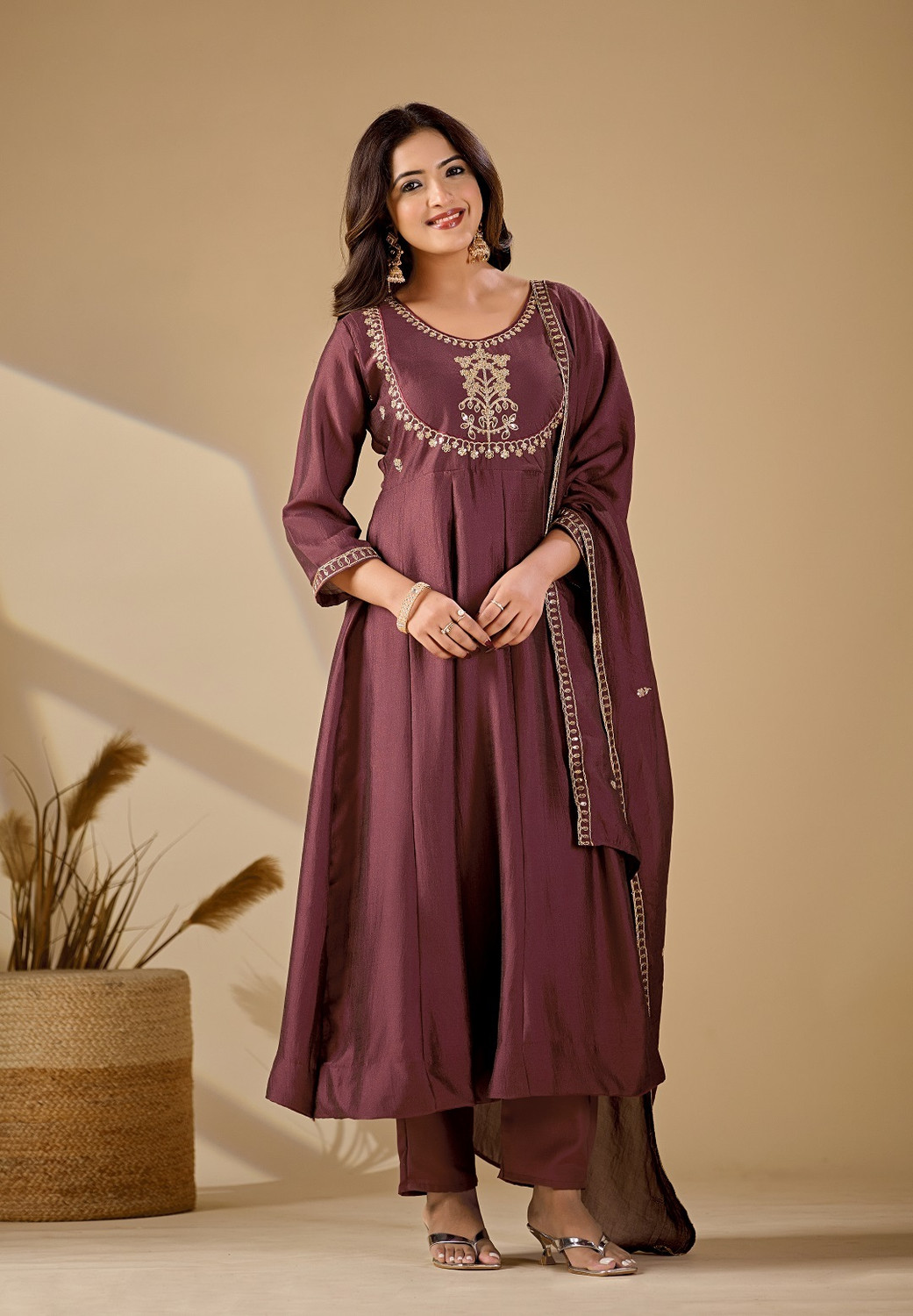 Image of EVERFRESHCARE Women Kurta Pant Dupatta Set