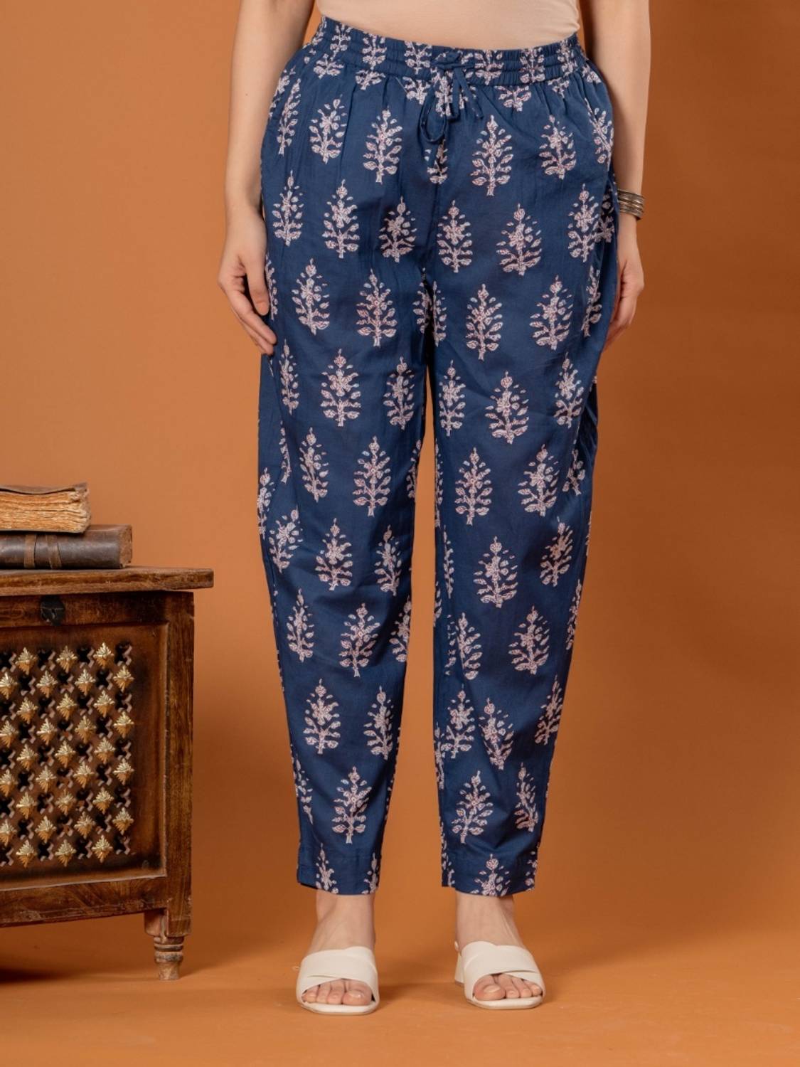 Aramya Comfort Fit Women Blue Trousers