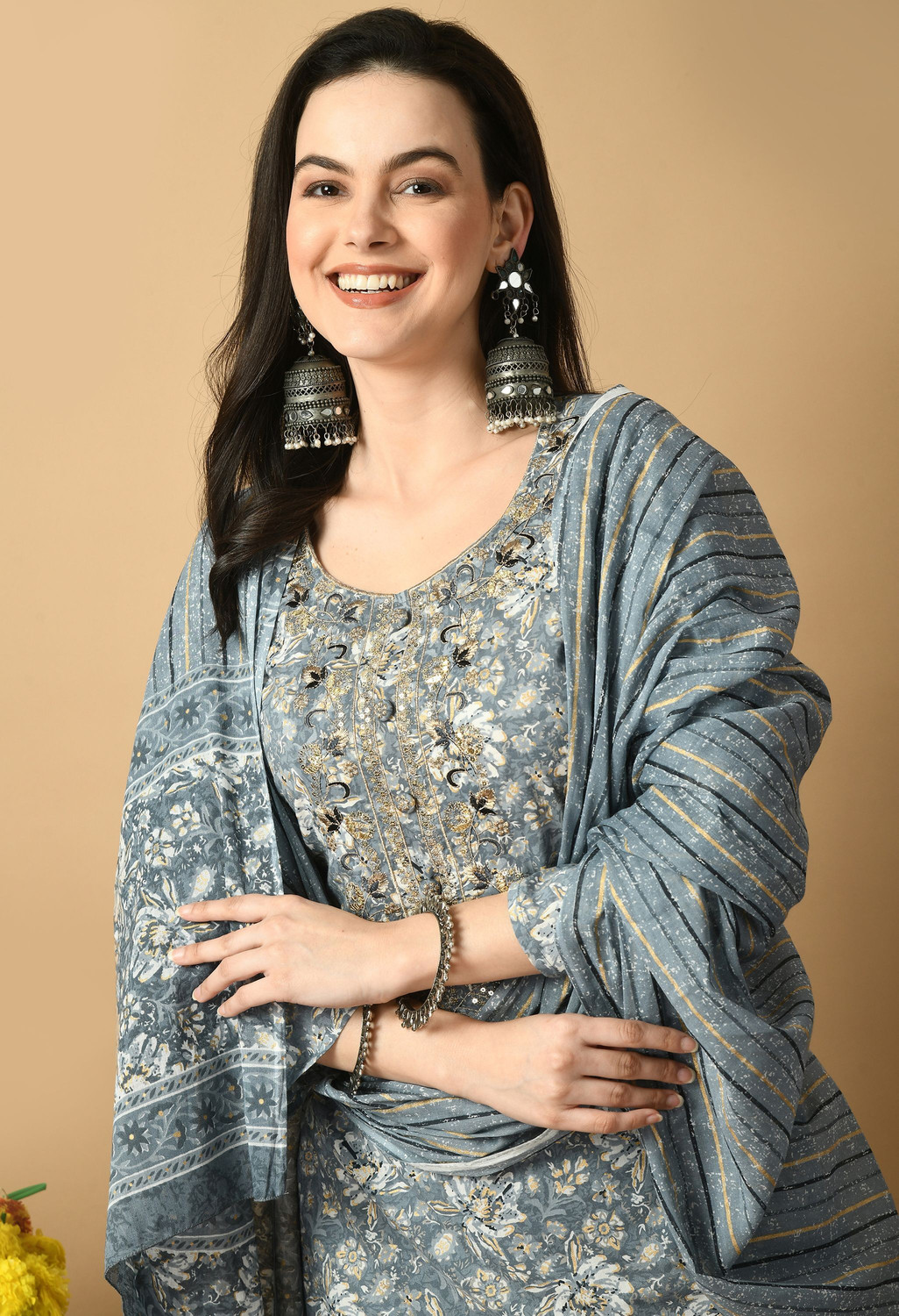 Image of AVYCO Women Kurta Pant Dupatta Set