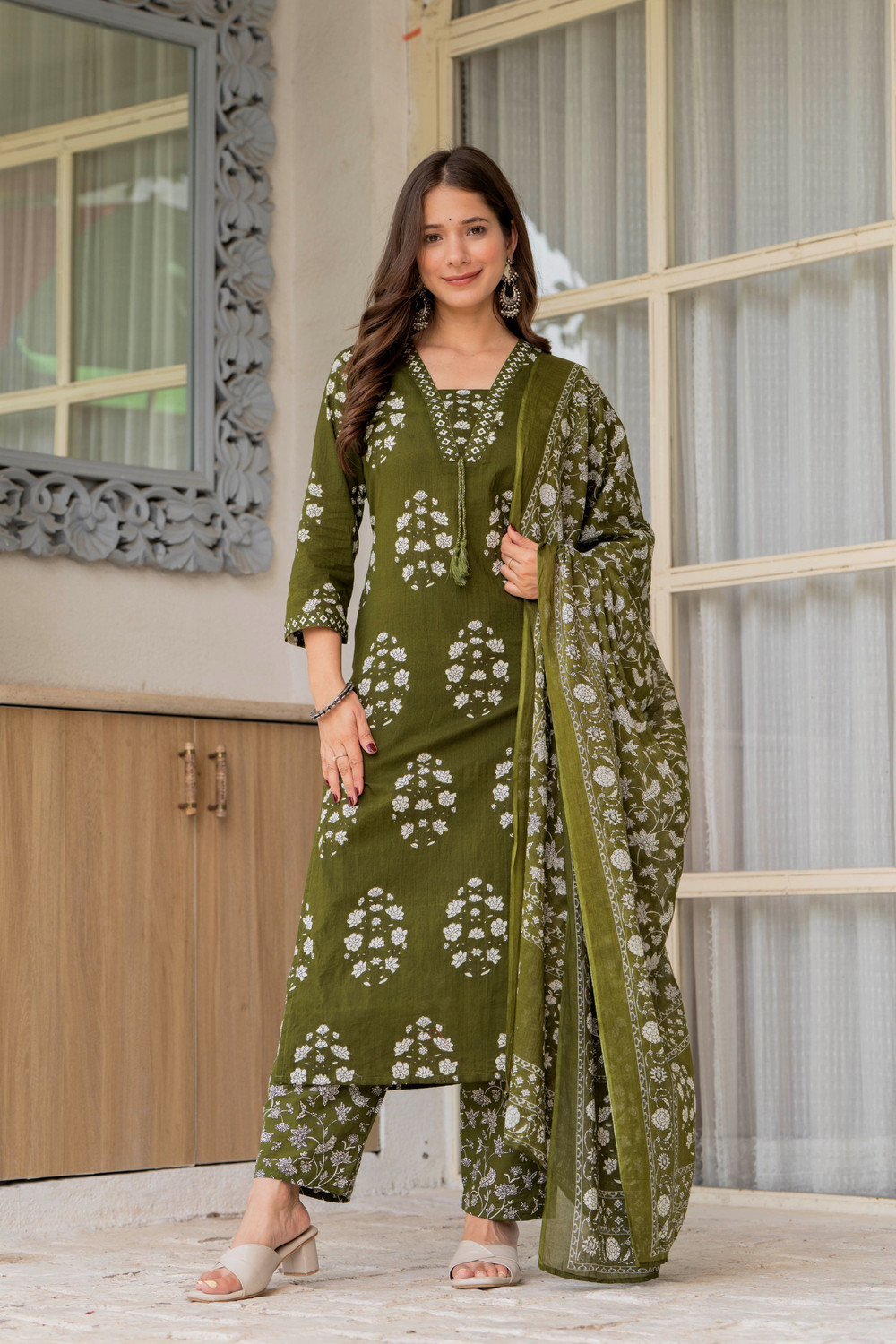 Image of GEKHA Women Kurta Pant Dupatta Set