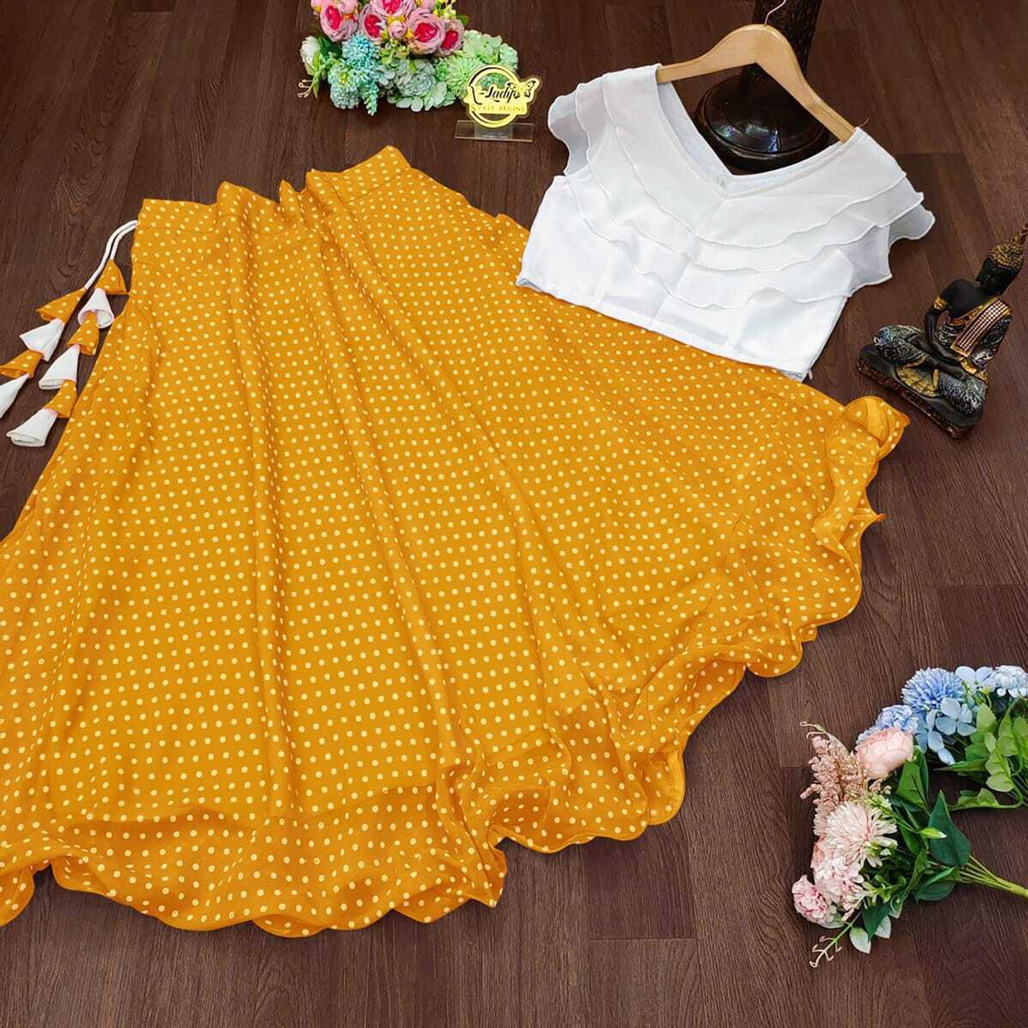 Image of GUNHILD Women Crop Top Skirt Set