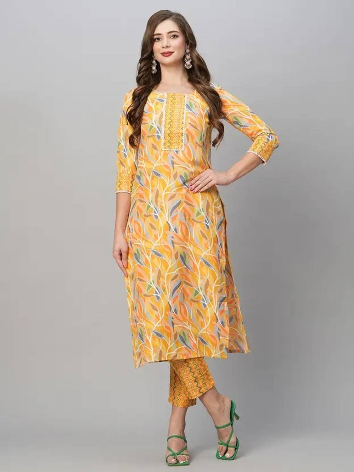 BAMSOM WEAR Women Kurti Pant Set