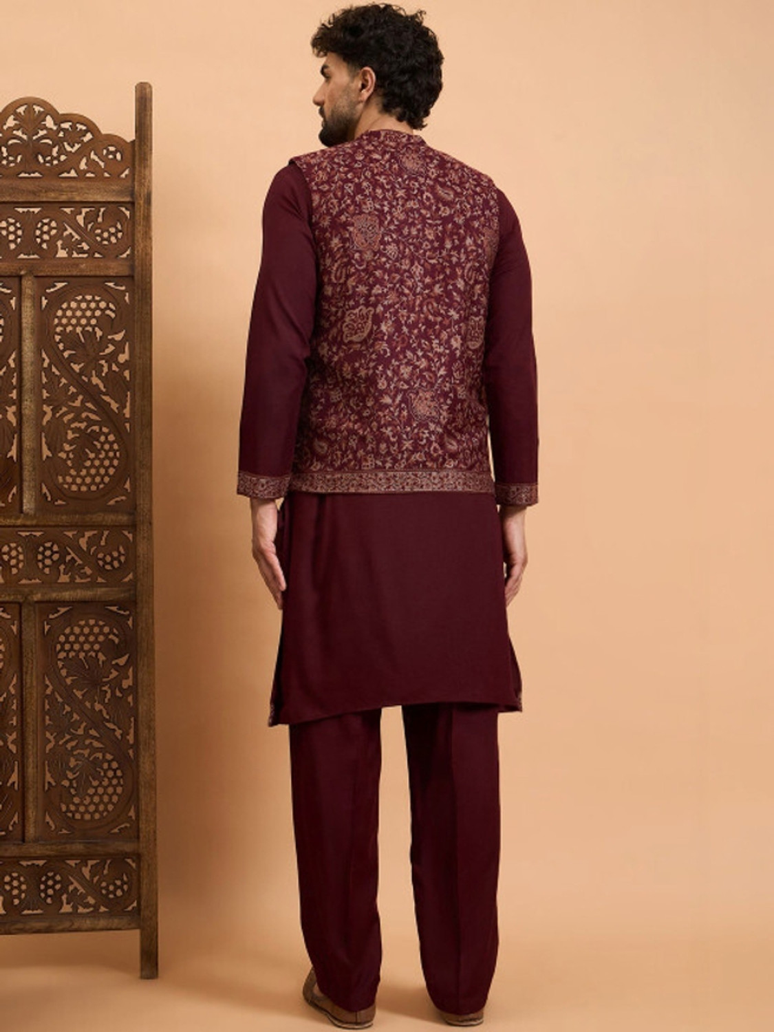 Image of House of Pataudi Men Viscose Rayon Kurta Pyjama Ethnic Jacket Set