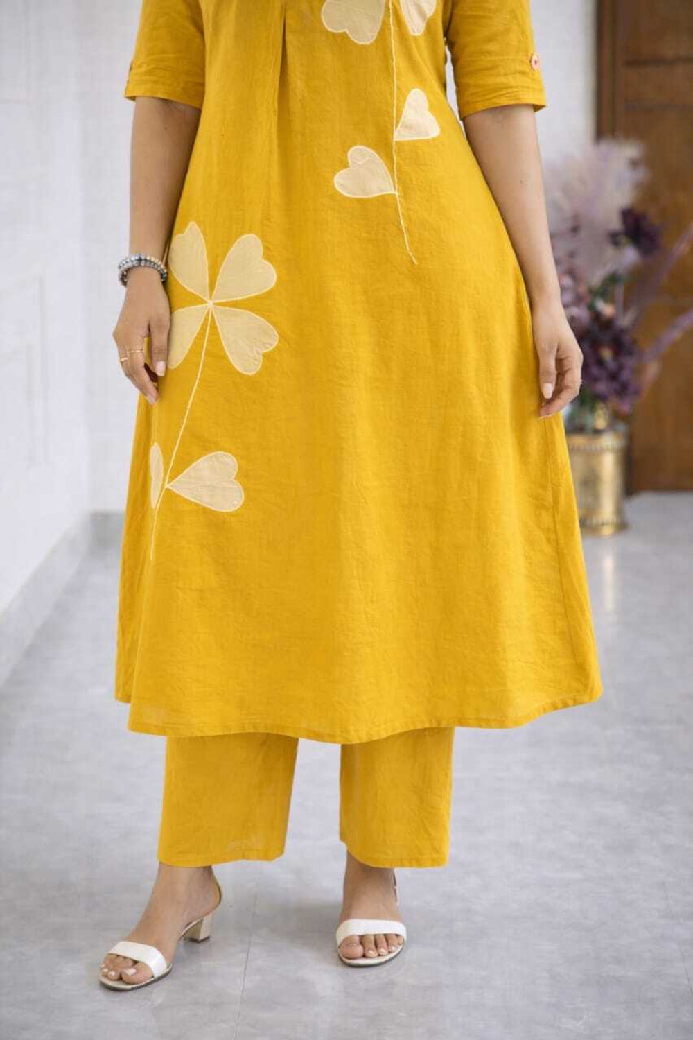 Image of voguebyavantika Women Kurta Pant Set