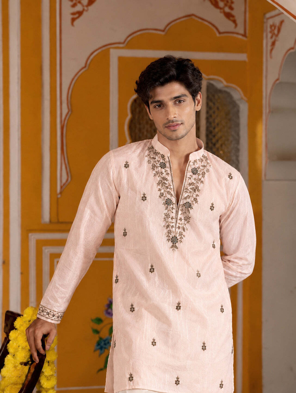 Image of House of Pataudi Men Cotton Blend Kurta Pyjama Set