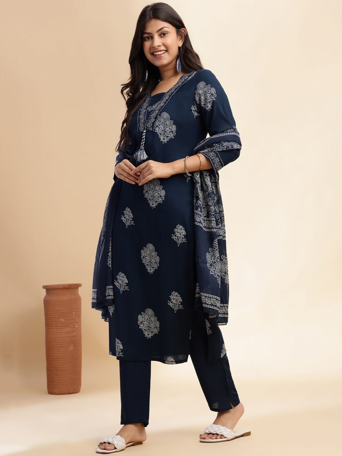 Image of VBUYZ Women Kurta Pant Dupatta Set
