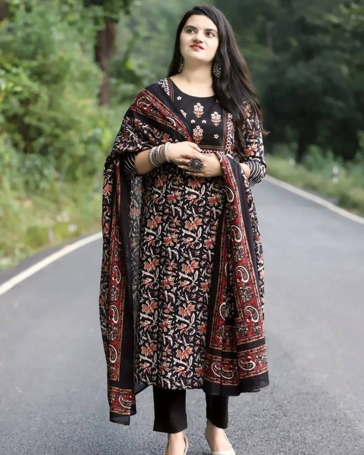 Image of Vindyavasini Women Kurta Pant Dupatta Set