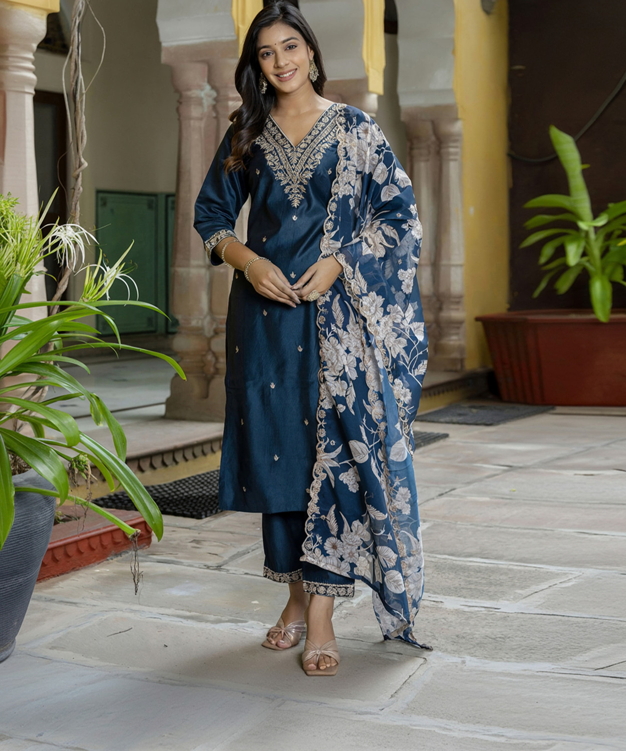 Image of VredeVogel Women Kurta Pant Dupatta Set