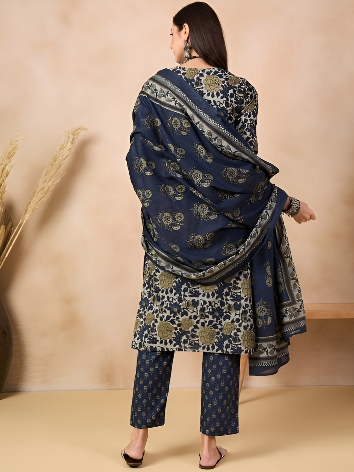 Image of Azreen Women Kurta Pant Dupatta Set
