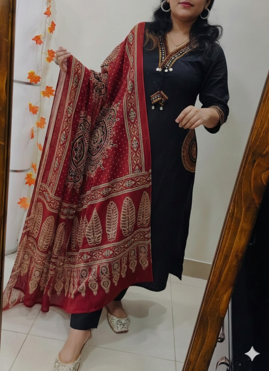 Image of Loomster Women Kurta Pant Dupatta Set