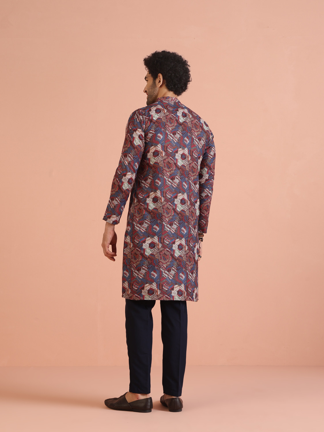 Image of Kisah Printed Cotton Blend Straight Kurta for Men (Multicolor)