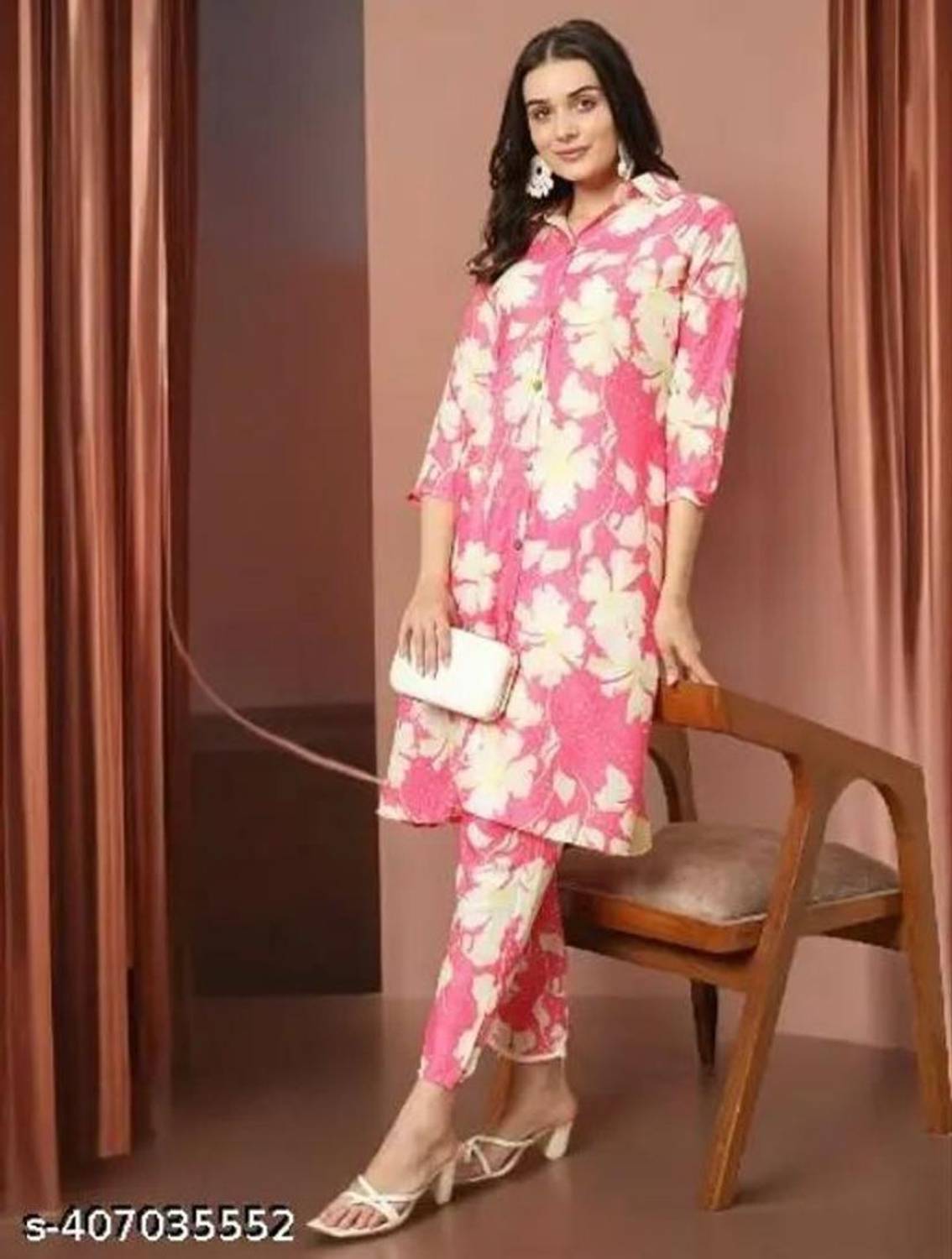 ANNU PARIDHAN Women Floral Print Viscose Rayon Straight Kurta (Pi