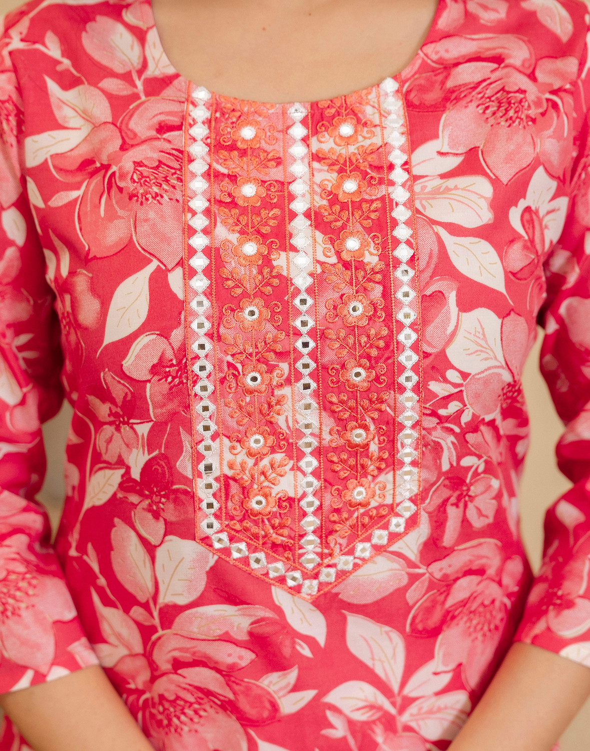 Image of Skylee Women Kurta Pant Dupatta Set