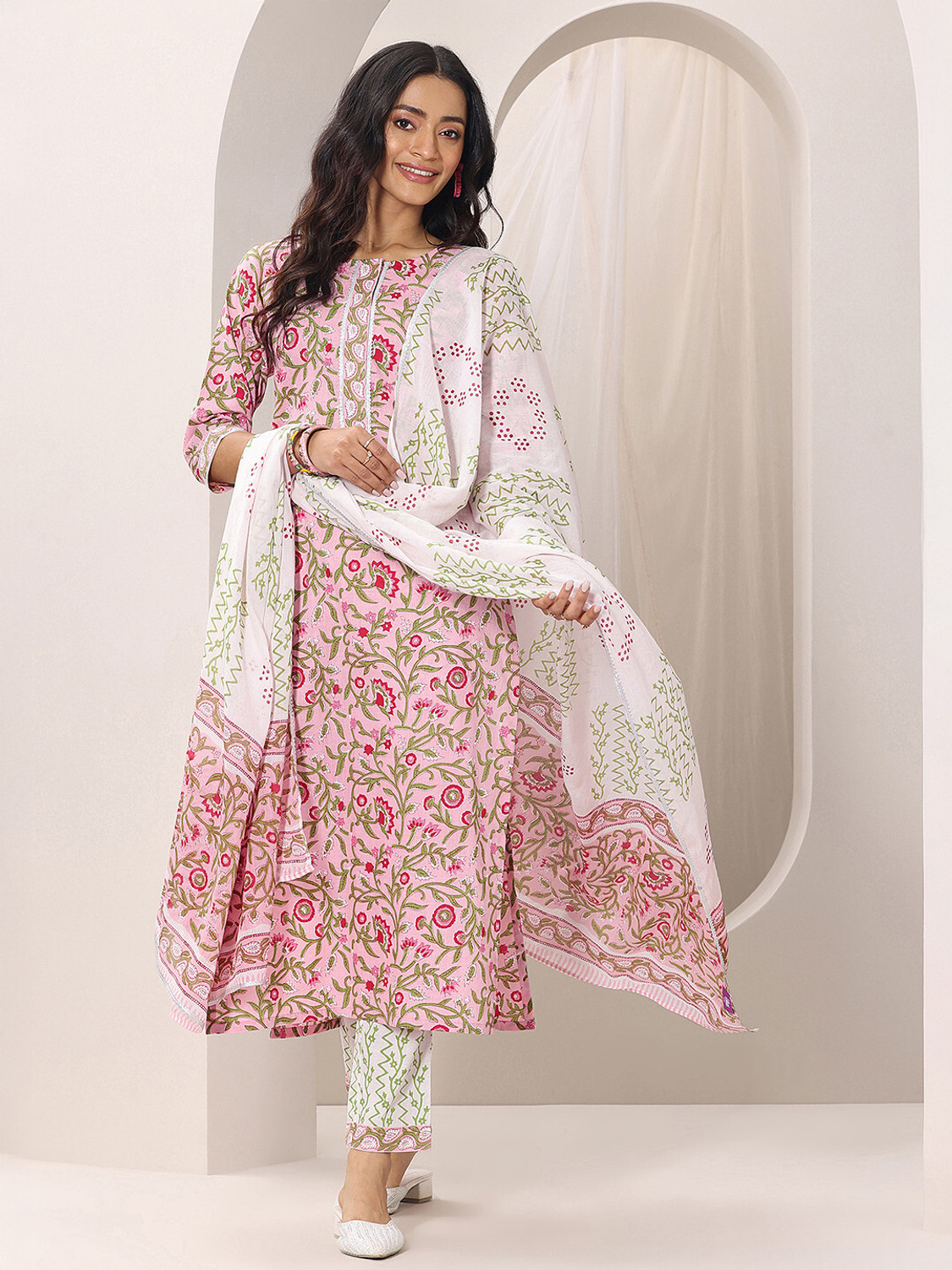 Image of LIBAS Women Kurta Pant Dupatta Set