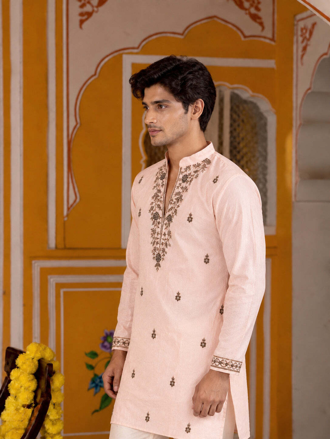 Image of House of Pataudi Men Cotton Blend Kurta Pyjama Set