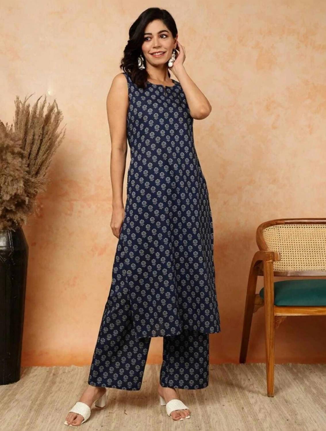 CLAVINET Women Kurta Palazzo Set