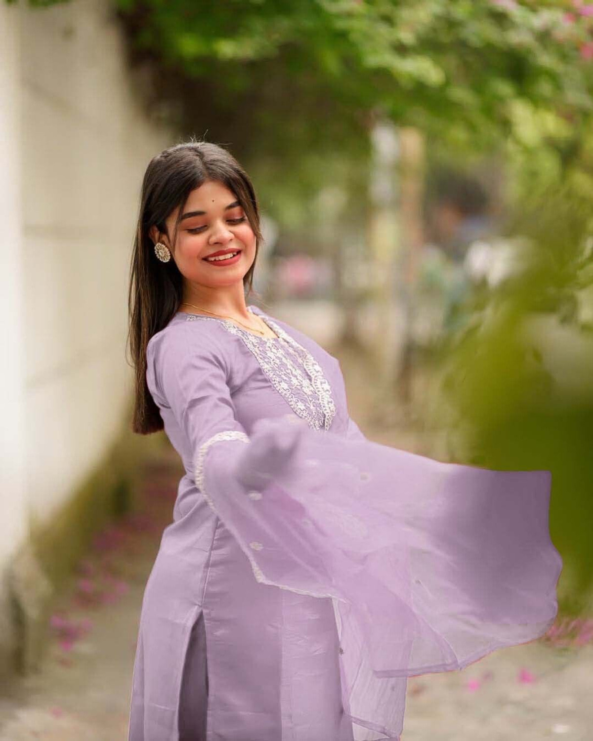 Image of ONIYURI Women Kurti Pant Dupatta Set