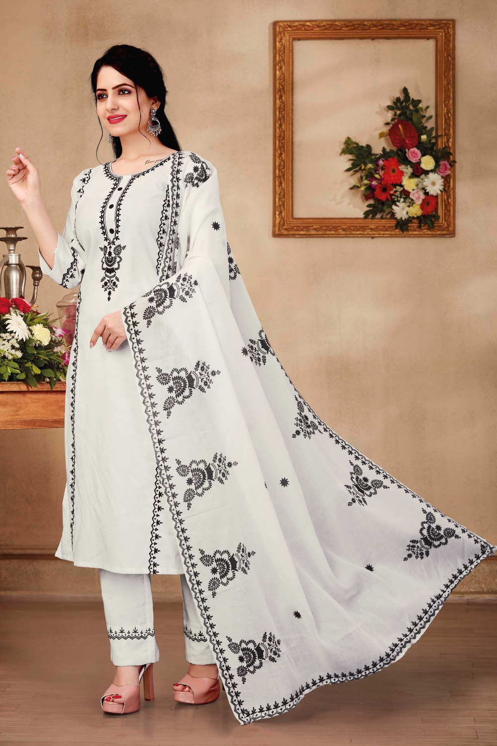 Image of Vivisha Women Kurti Pant Dupatta Set