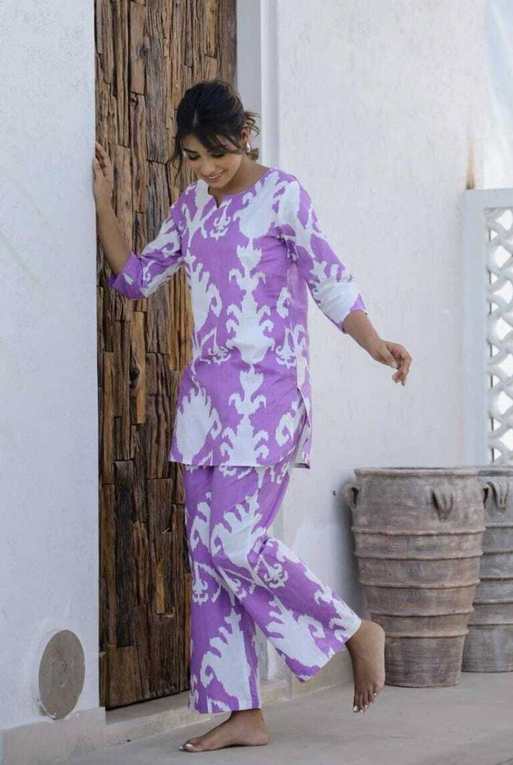 ANNU PARIDHAN Women Floral Print Viscose Rayon Straight Kurta (Pu