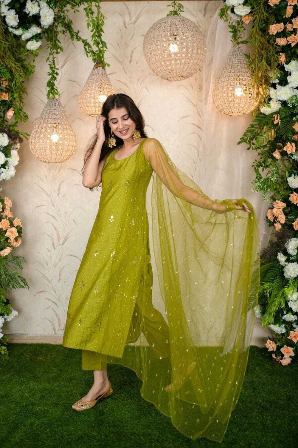 Image of Ganrik Women Kurta Pant Dupatta Set
