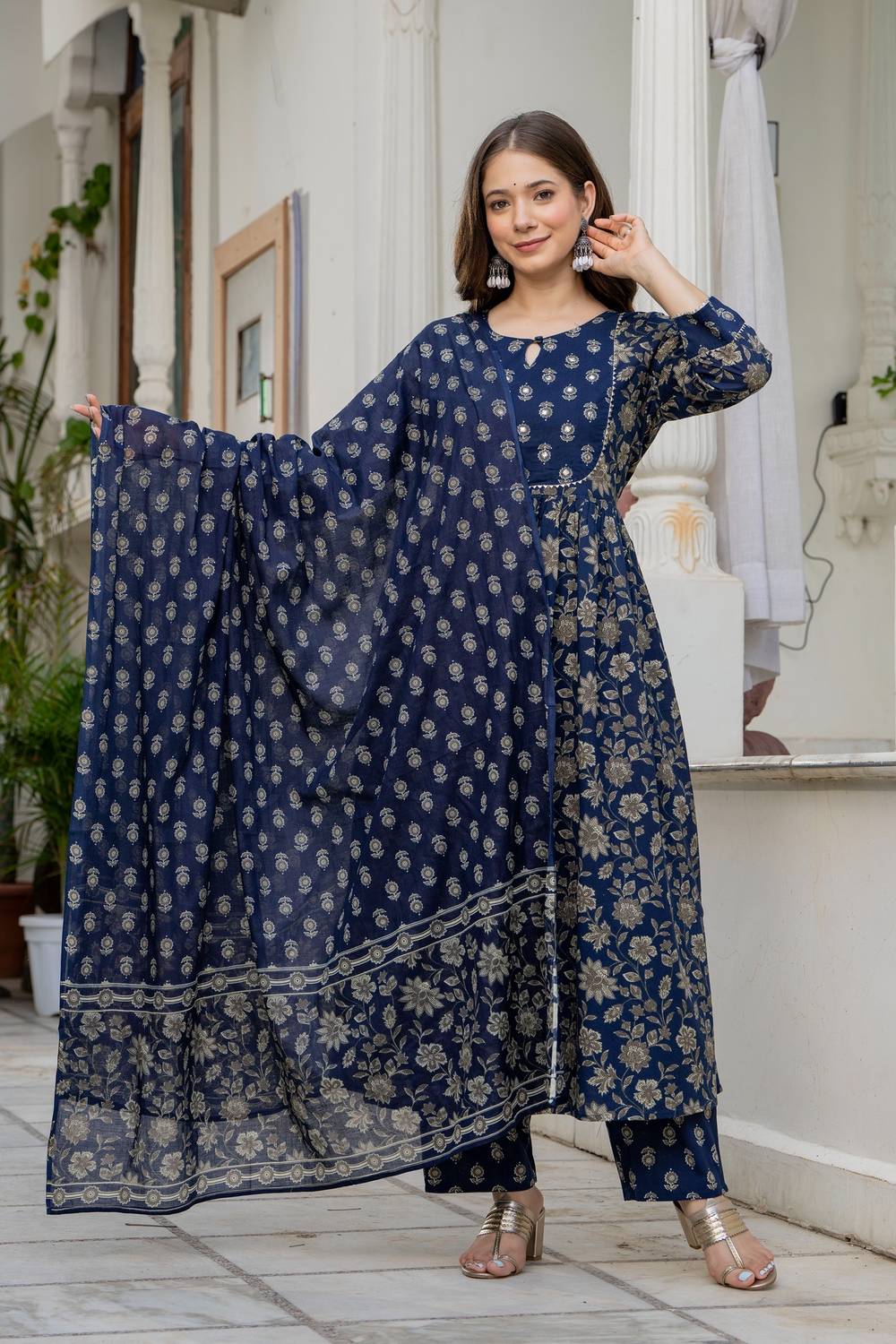 JOTAD Women Pure Cotton Kurta Pant Dupatta Set - Image 5