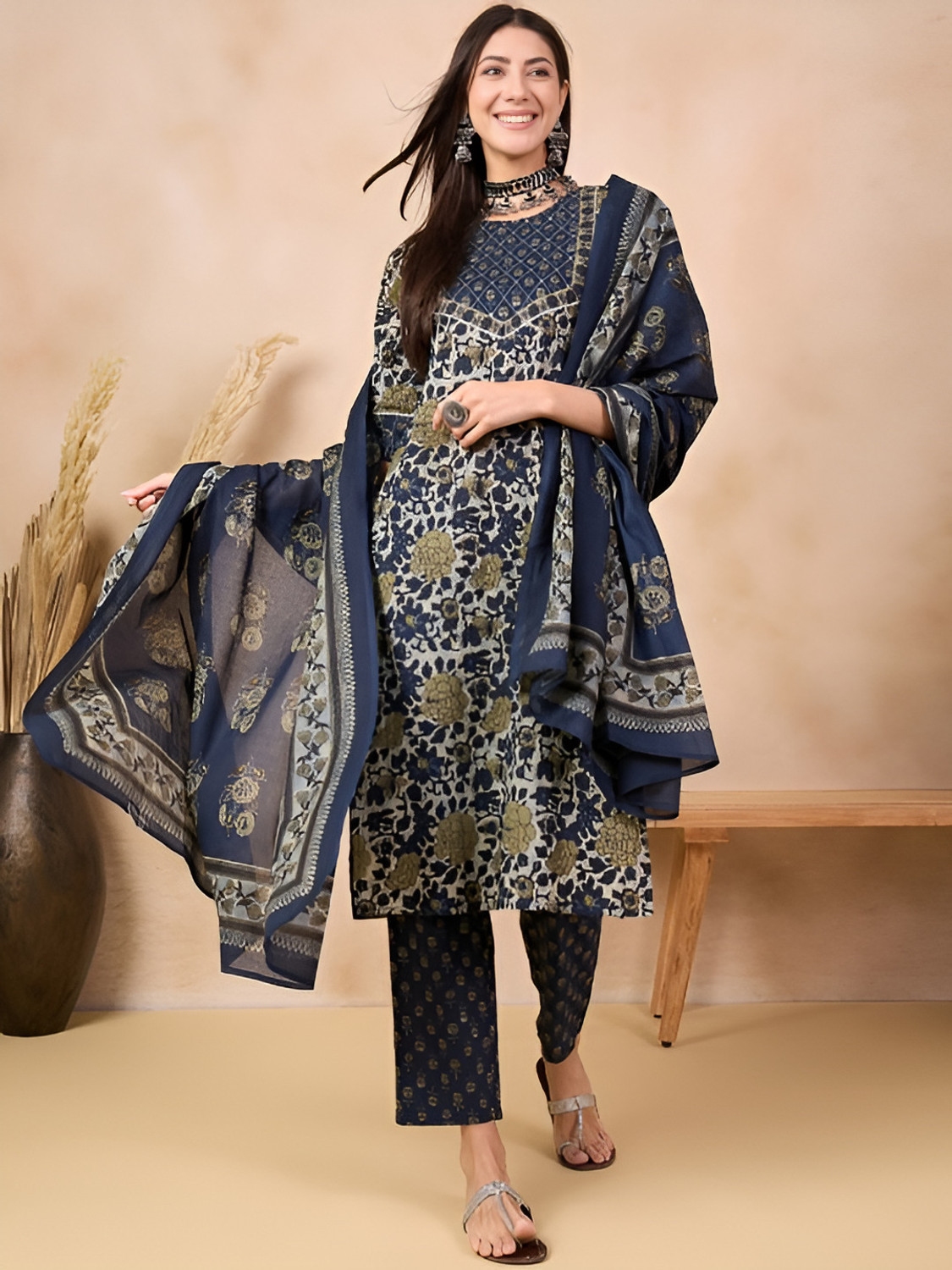 Image of Azreen Women Kurta Pant Dupatta Set