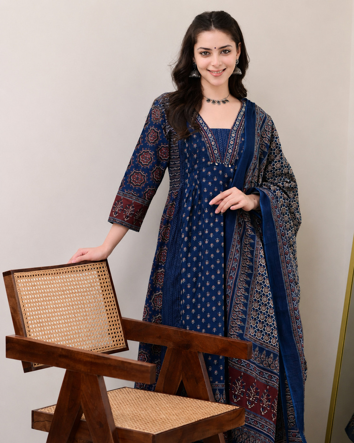 Image of VAANEEP Women Kurta Pant Dupatta Set