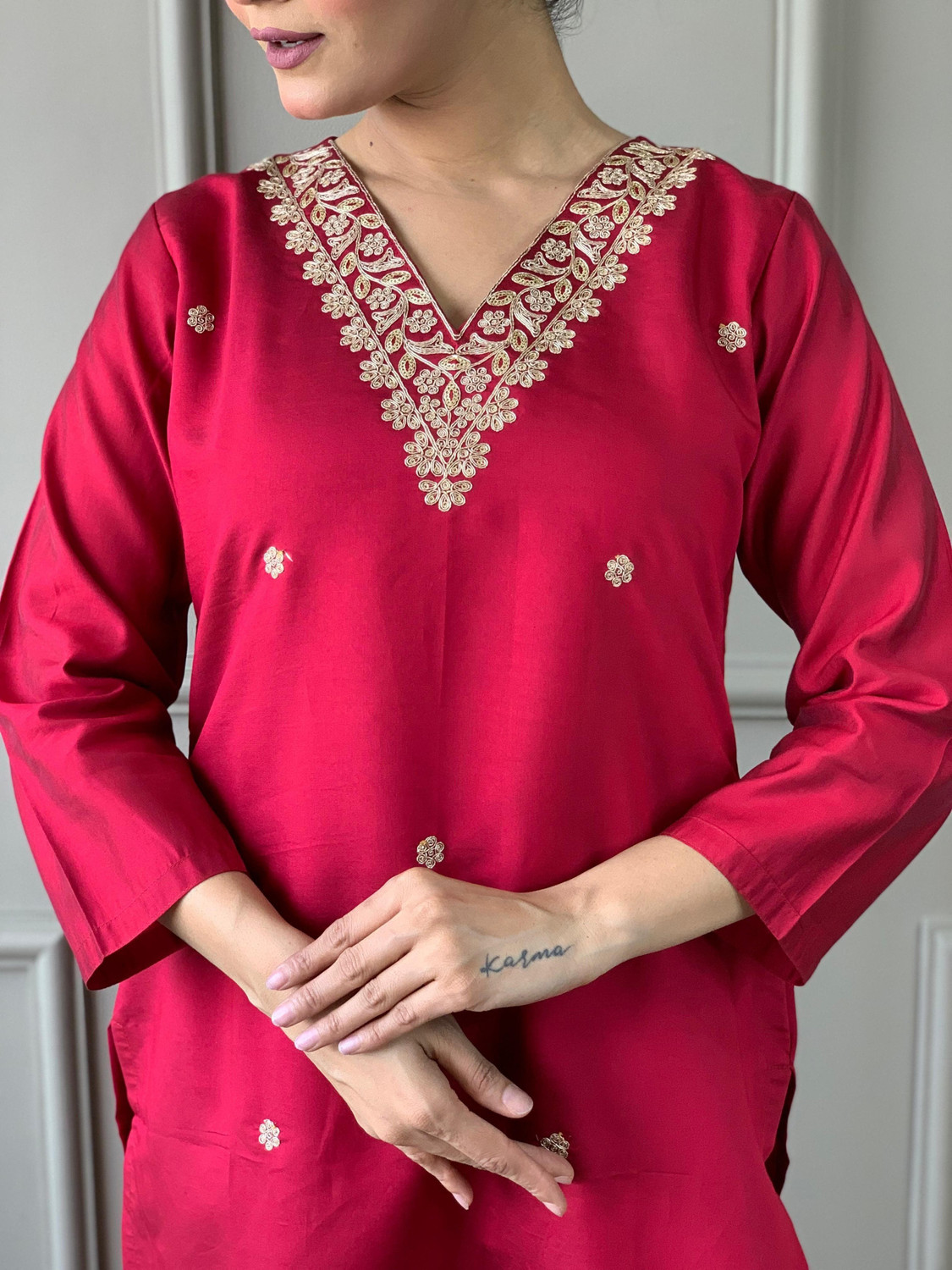 Image of PILUDI HOUSE Women Kurti Pant Attached Dupatta Set