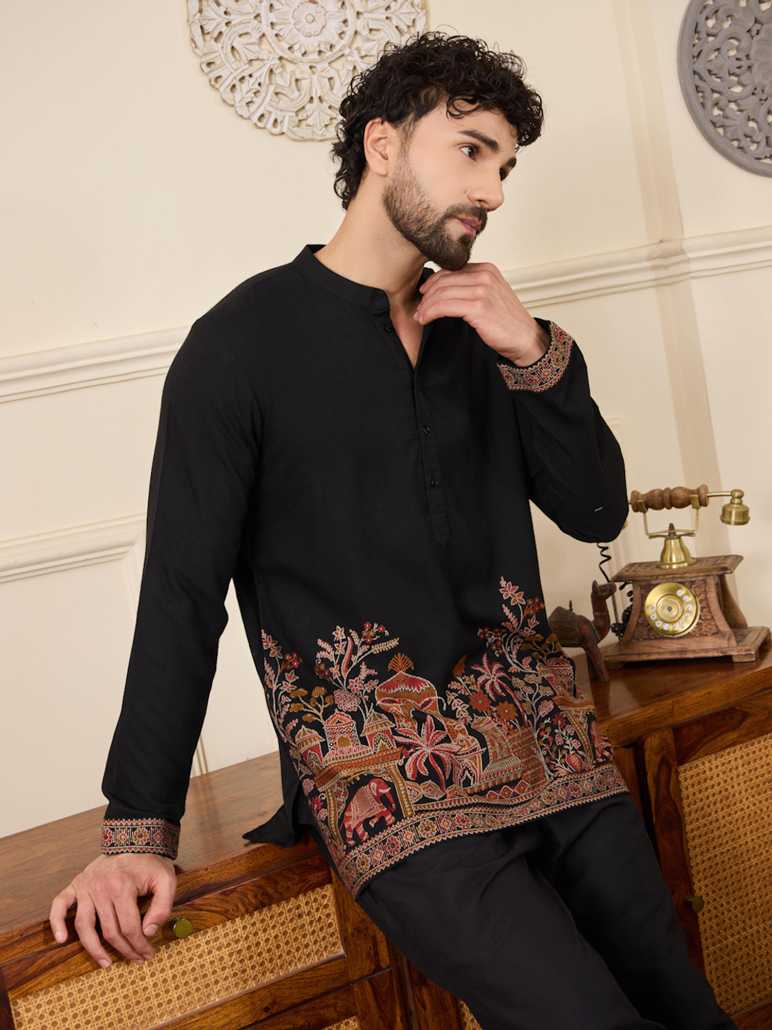 Image of House of Pataudi Men Kurta Pyjama Set