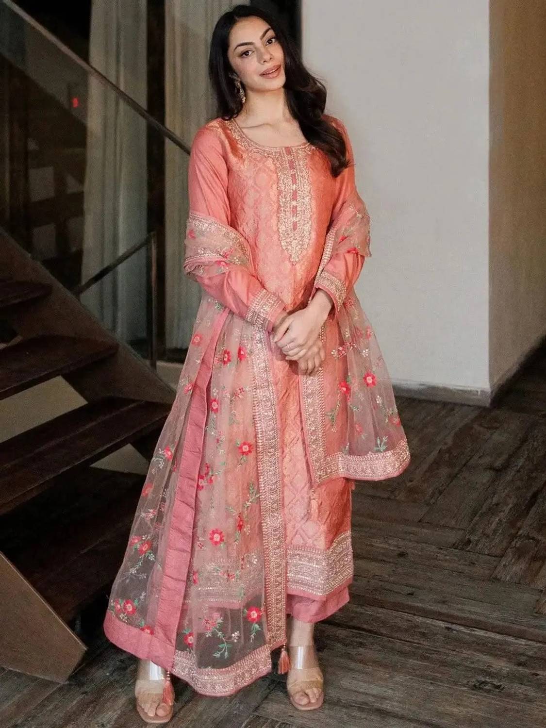 LIBAS Women Kurta Pant Set