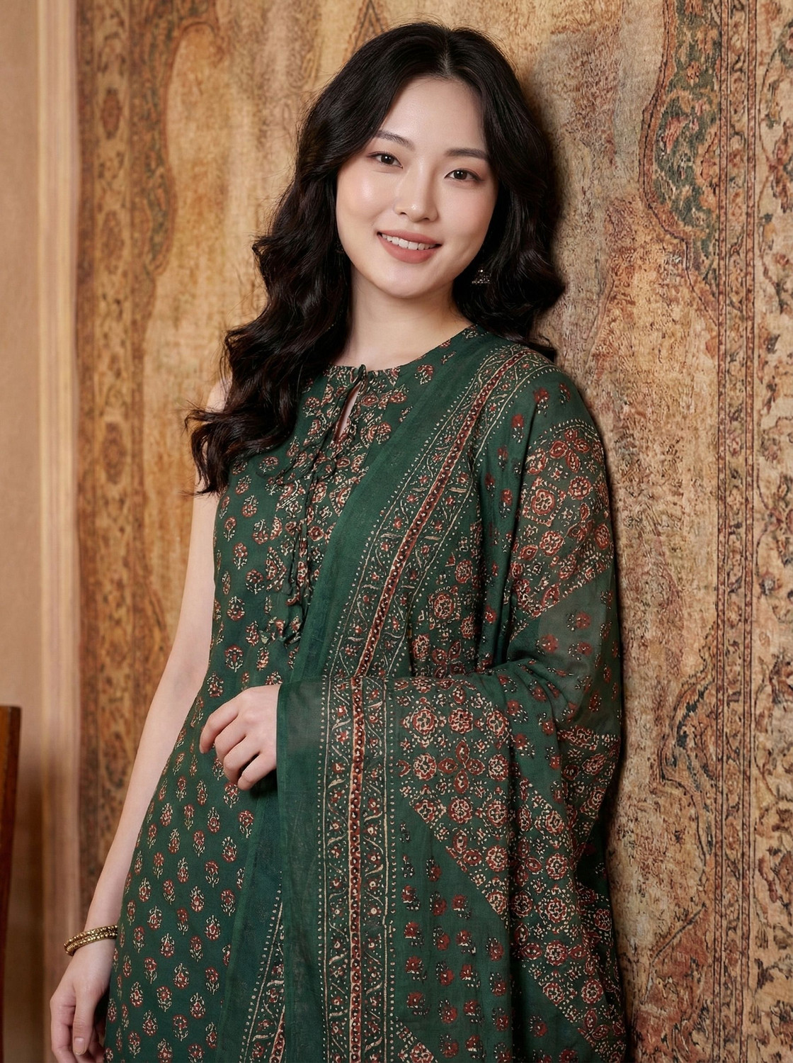 Image of Taranjal Women Kurti Pant Dupatta Set
