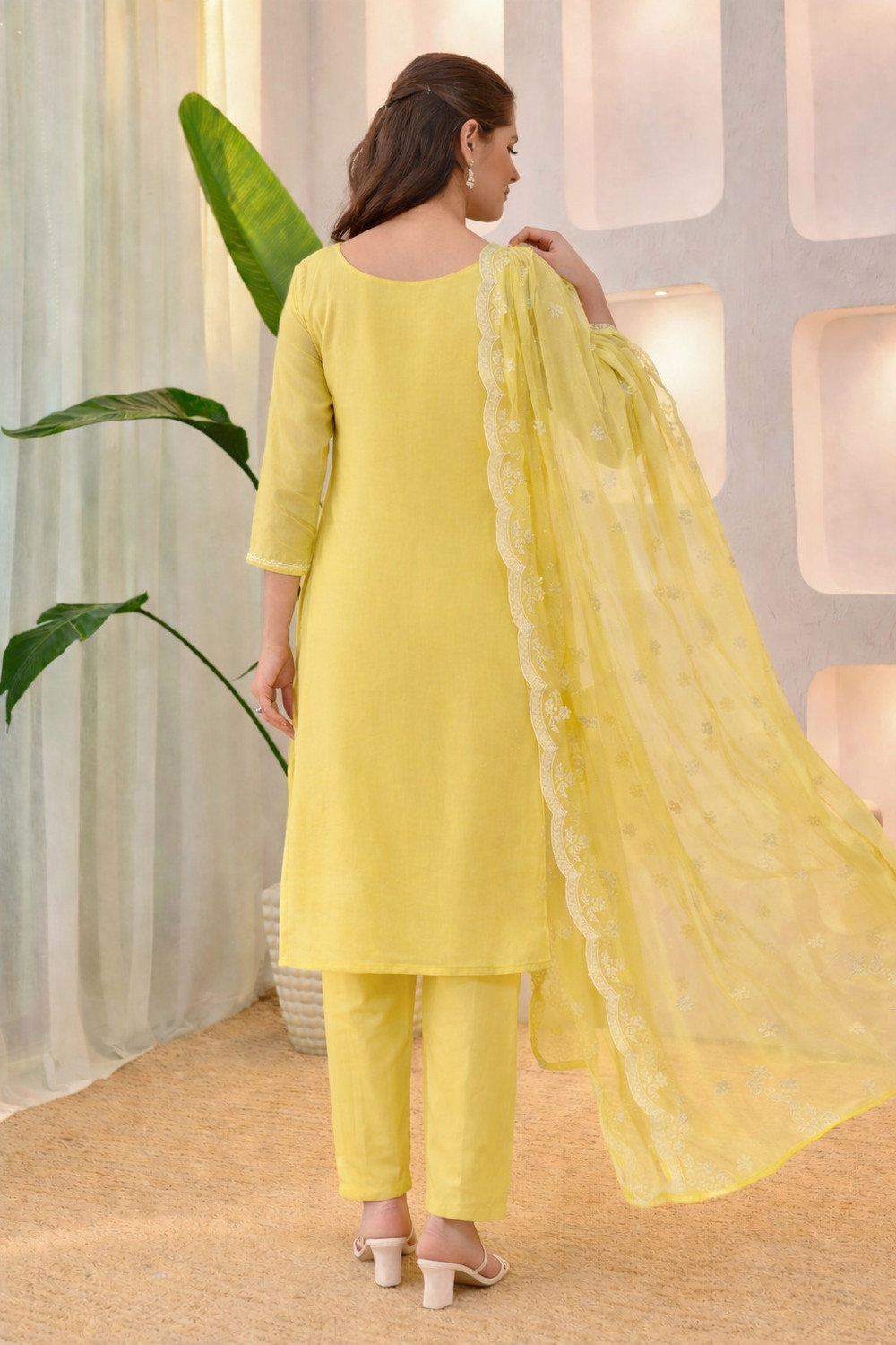 Image of RUTABO Women Kurta Pant Dupatta Set