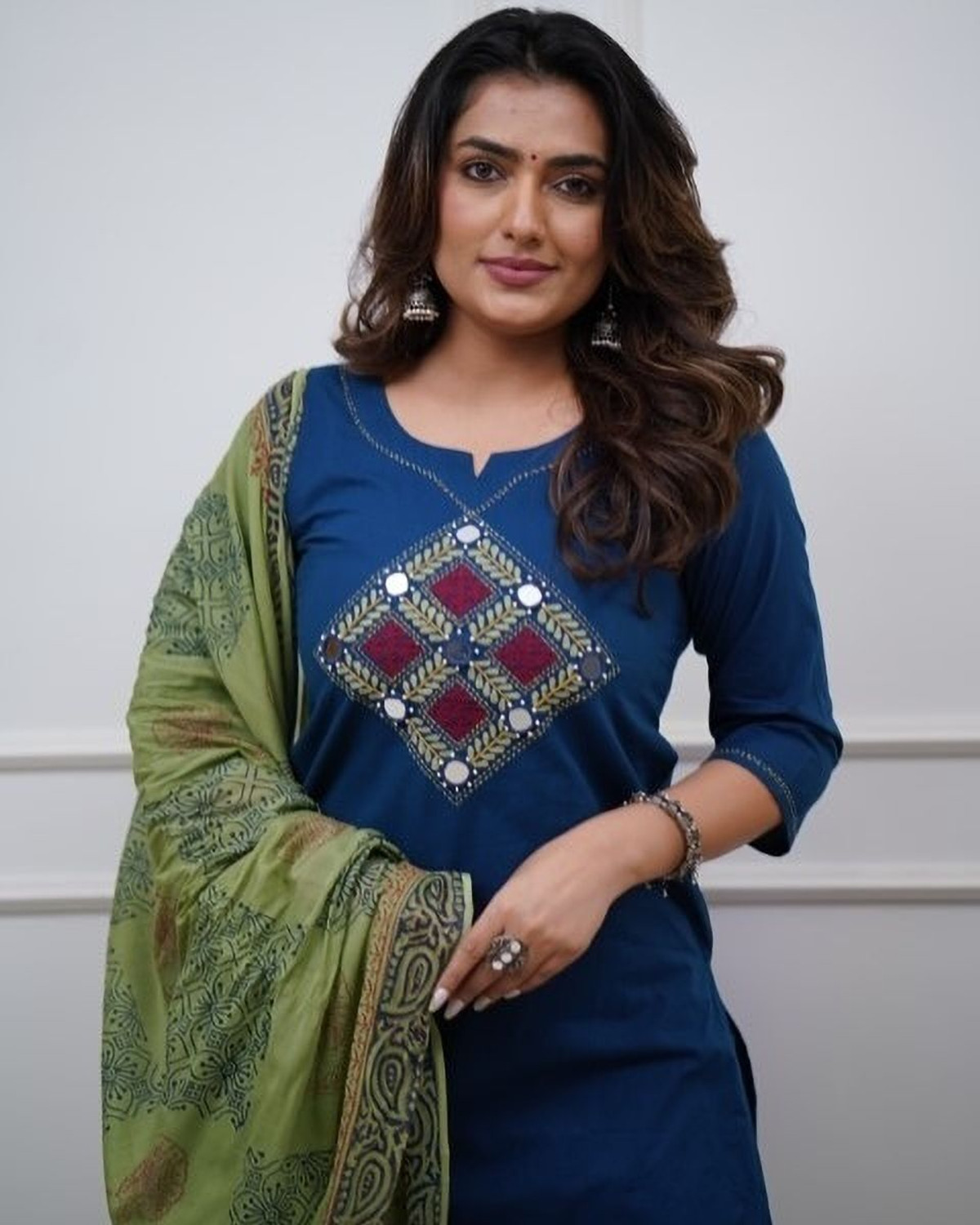 Image of KIYAARA CREATION Women Kurti Pant Dupatta Set