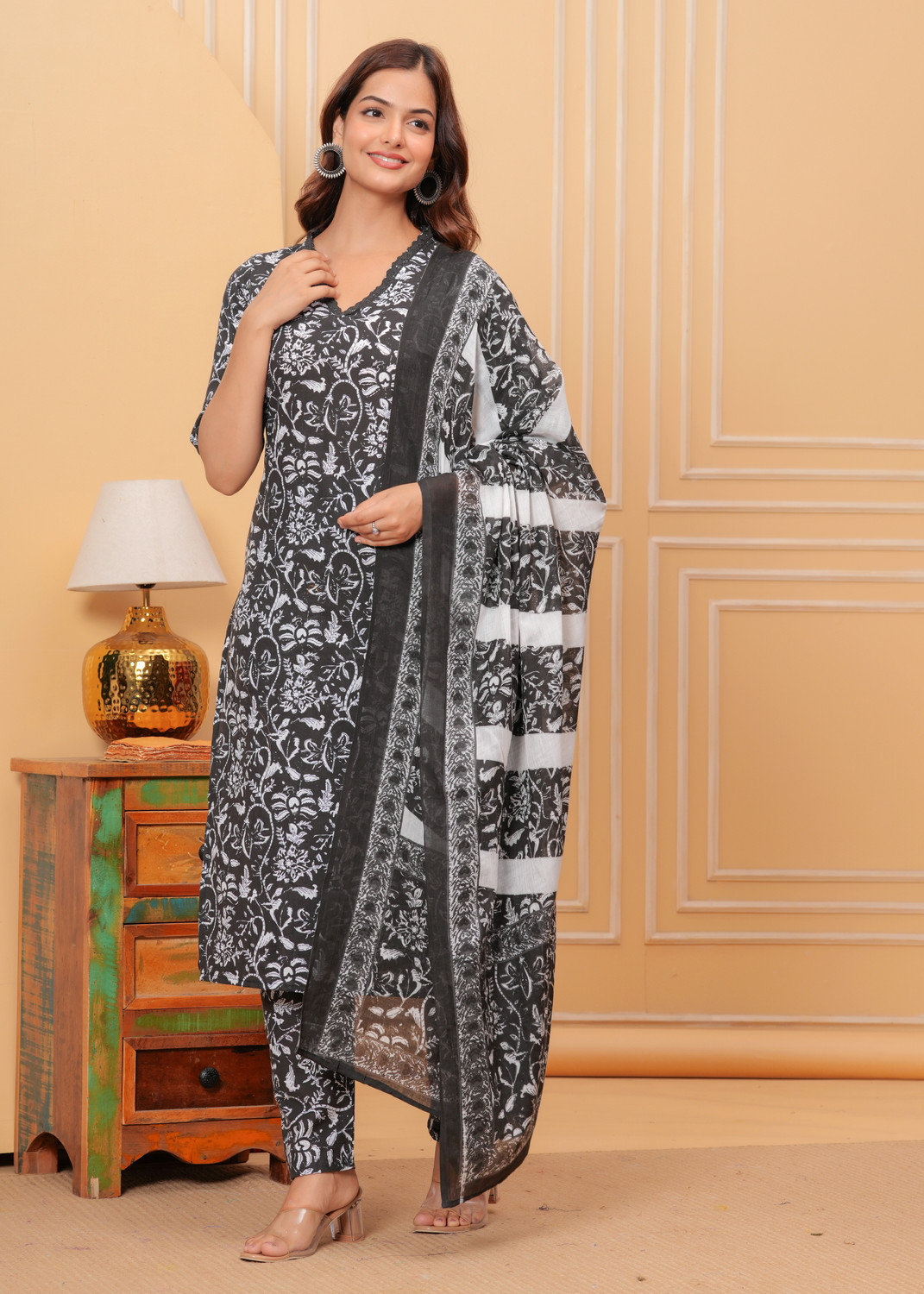 Image of Lamba Creations Women Kurti Pant Dupatta Set