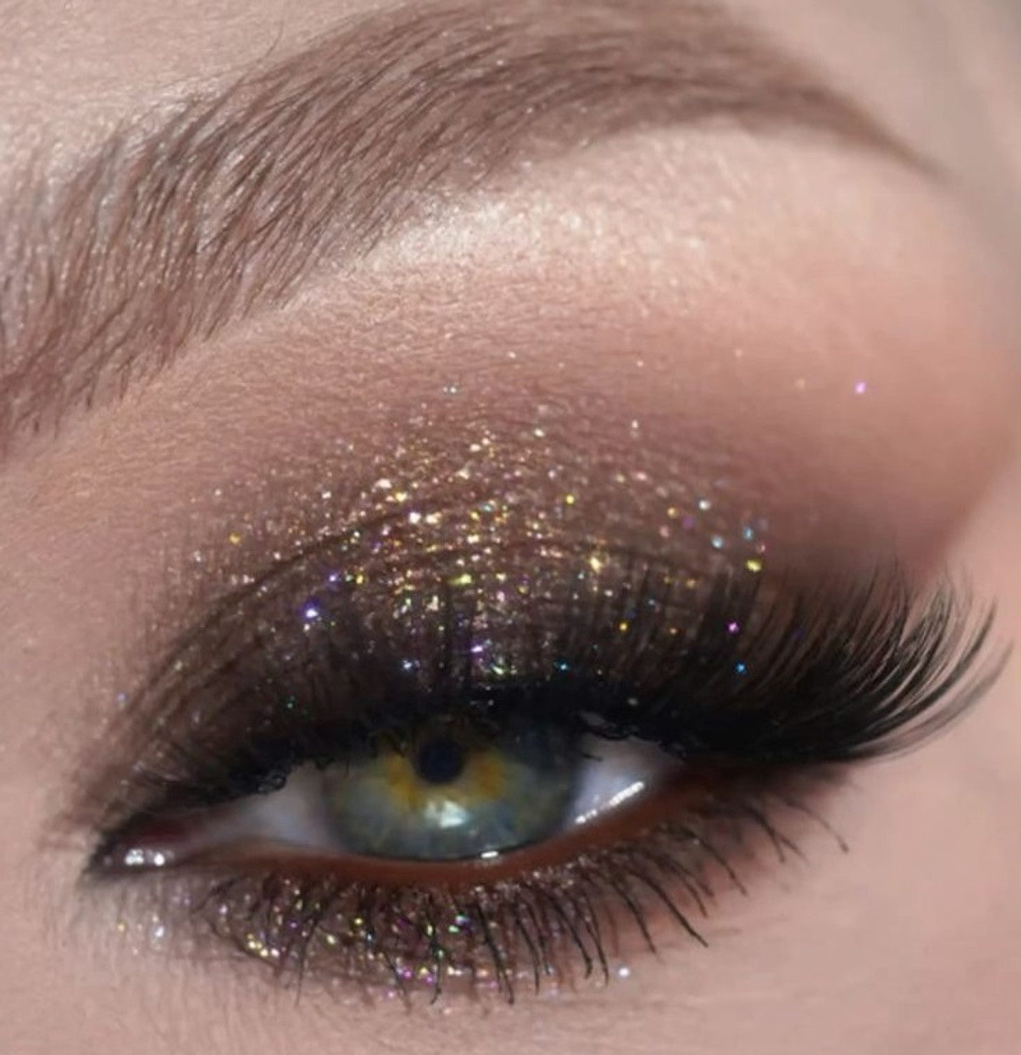 Image of EVERERIN Professional 25 Color Eyeshadow Palette with Matte, Shimmer & Glitter Shades 44 g